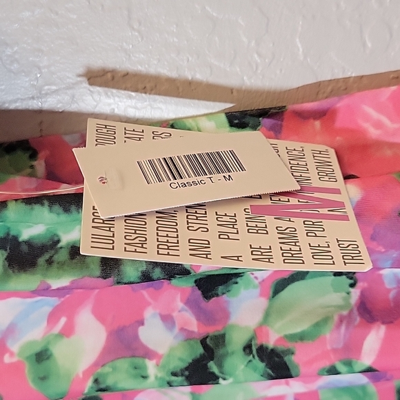 LULAROE Classic T Medium Pink Floral - Picture 3 of 10